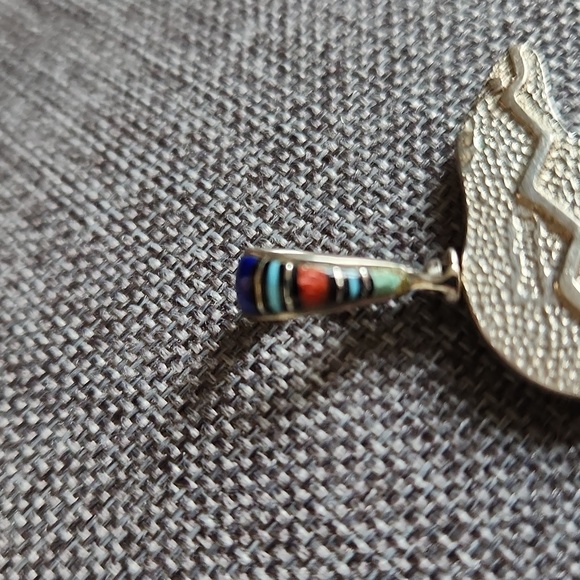 Amazing Vintage Native American Inlaid Bear Pendant 💙🐻💜 - Picture 4 of 16